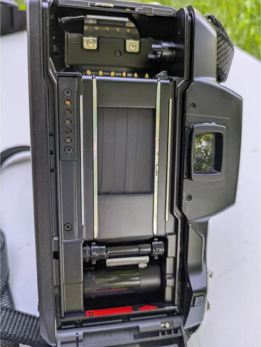 Pentax SF10 35mm camera, vivitar 28-70mm, 1:3.5-4.5 autofocus zoom, japan, as is